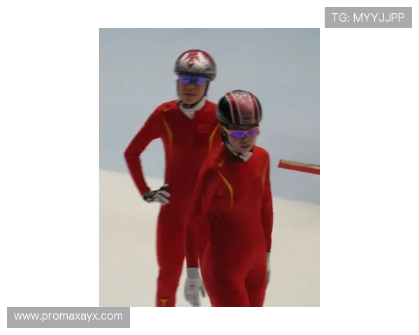 速度与技巧并存的攀冰赛场新看点 速度与技巧并存的攀冰赛场新看点